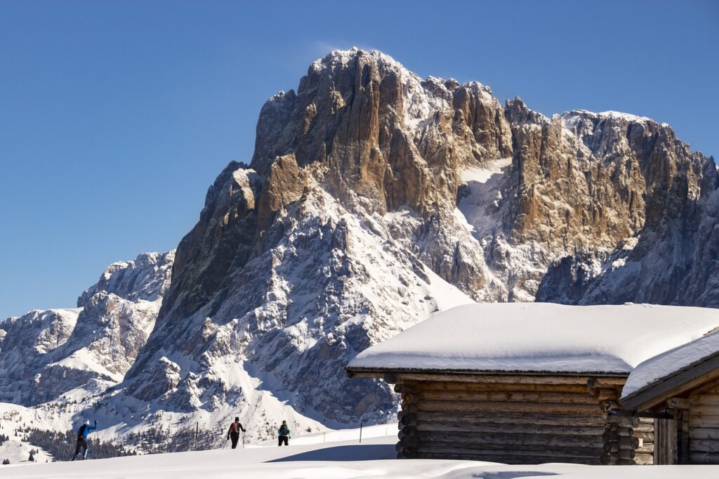 Bild einer Alm in den Dolomiten